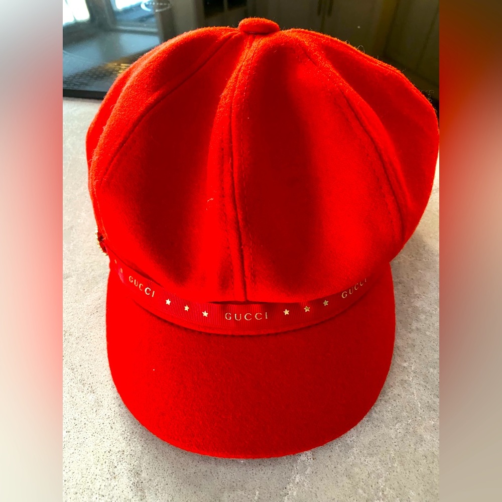 Beautiful Red Gucci Baret with brooch